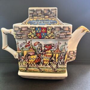 Sadler Collectible Teapot - King Arthur’s Court at Camelot
